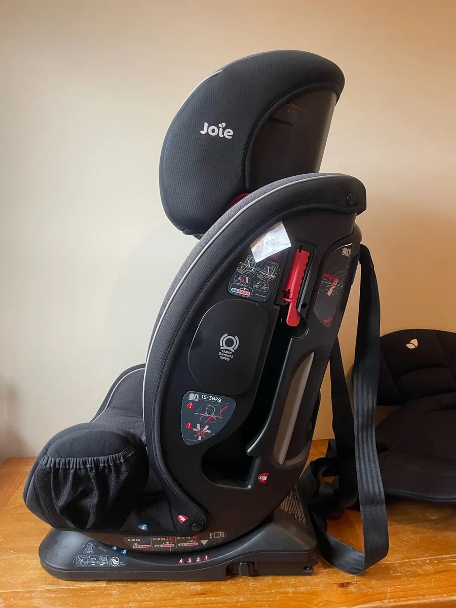 Joie Every stage ISOFIX car seat. Group 0+,1,2,3. - Image 4