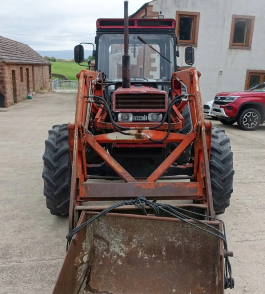 CASE IH 685L 4WD + MX252 LOADER - Image 3