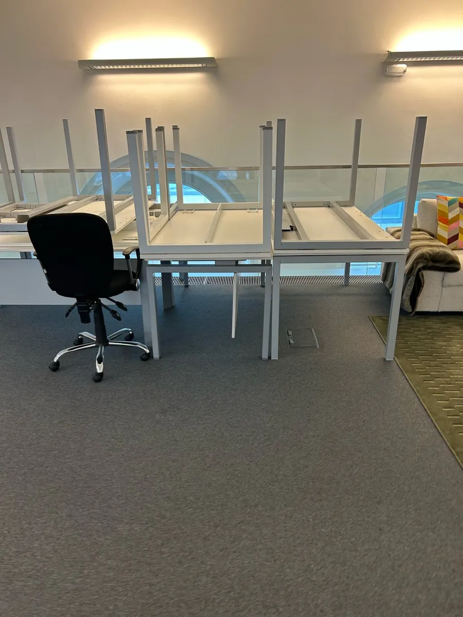 Office furniture - Image 1