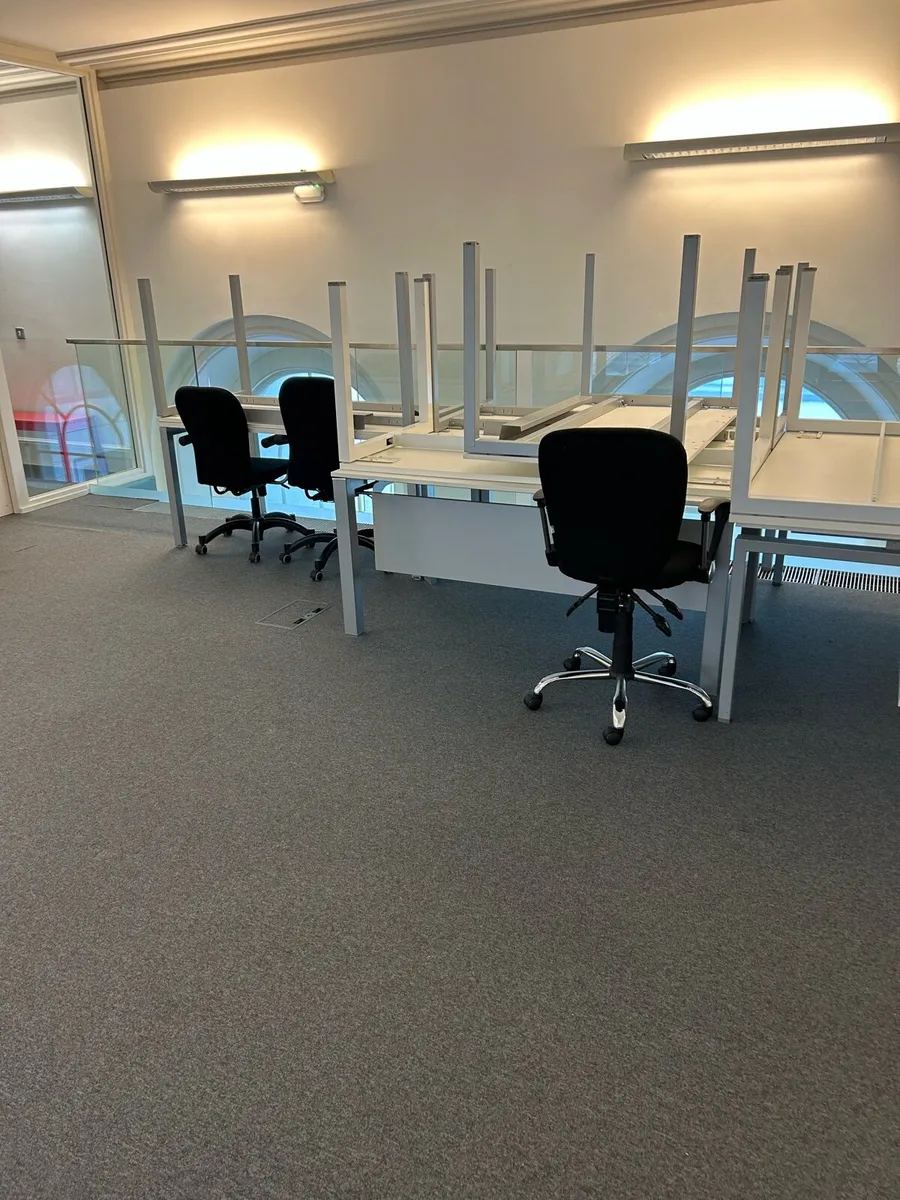 Office furniture - Image 2