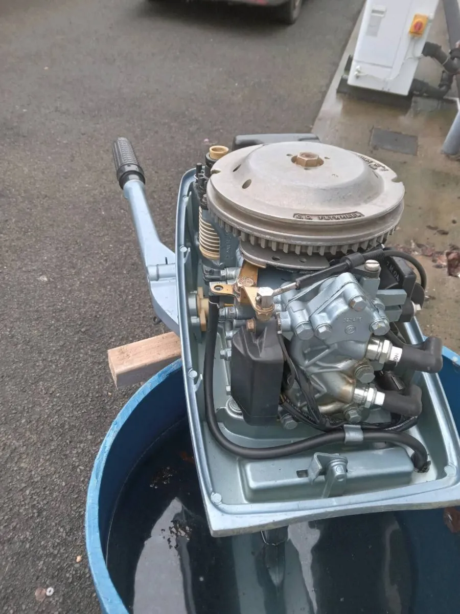 Evinrude 6hp boat engine - Image 1