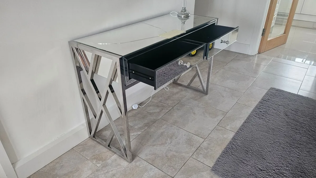 Lovely Mirrored Console Table - Image 3