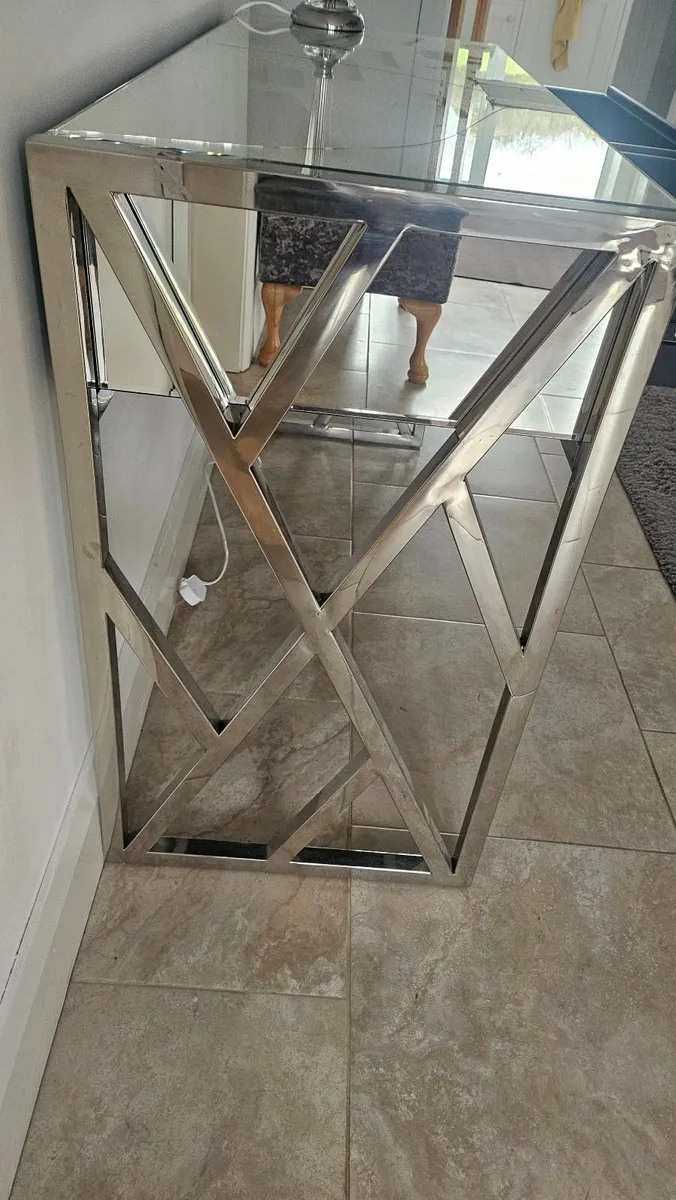 Lovely Mirrored Console Table - Image 4