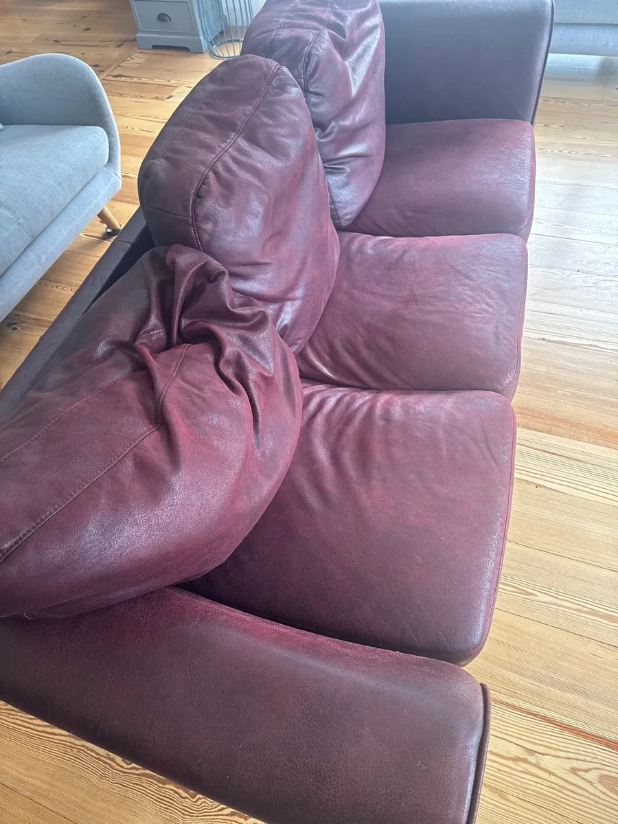 Couch - Image 2