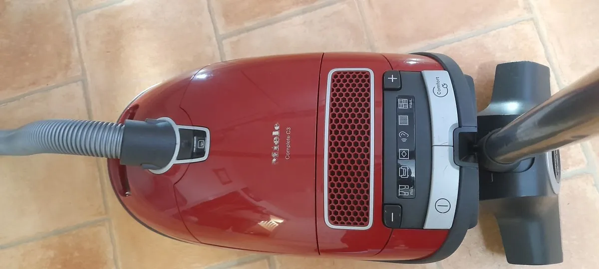 Miele vacuum cleaner - Image 2