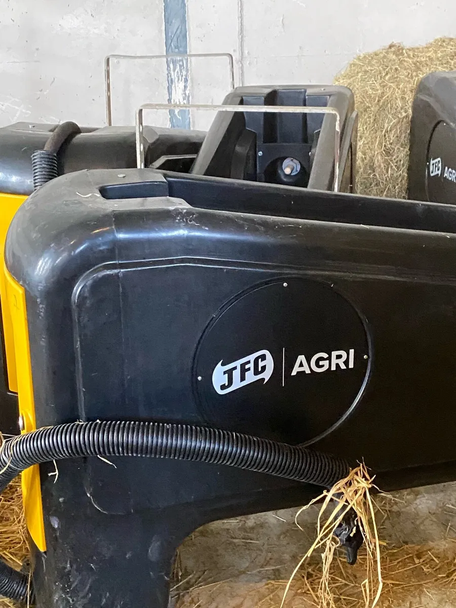 Jfc calf feeder - Image 1
