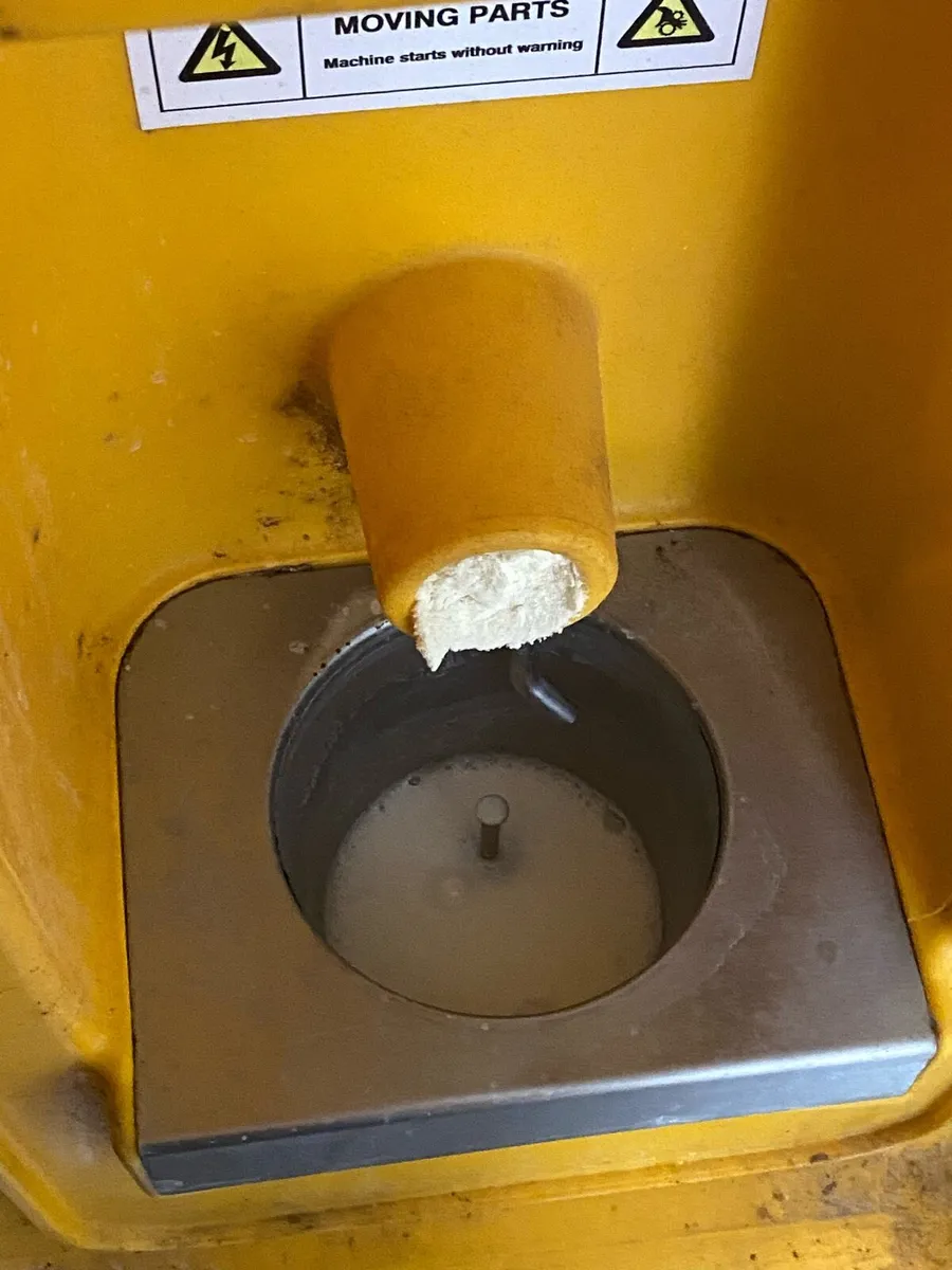 Jfc calf feeder - Image 2