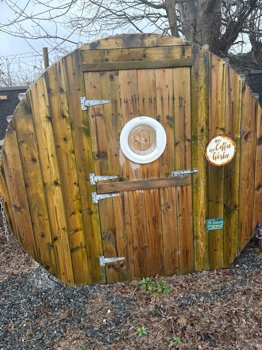 Outdoor dining pods x 3 - Image 3