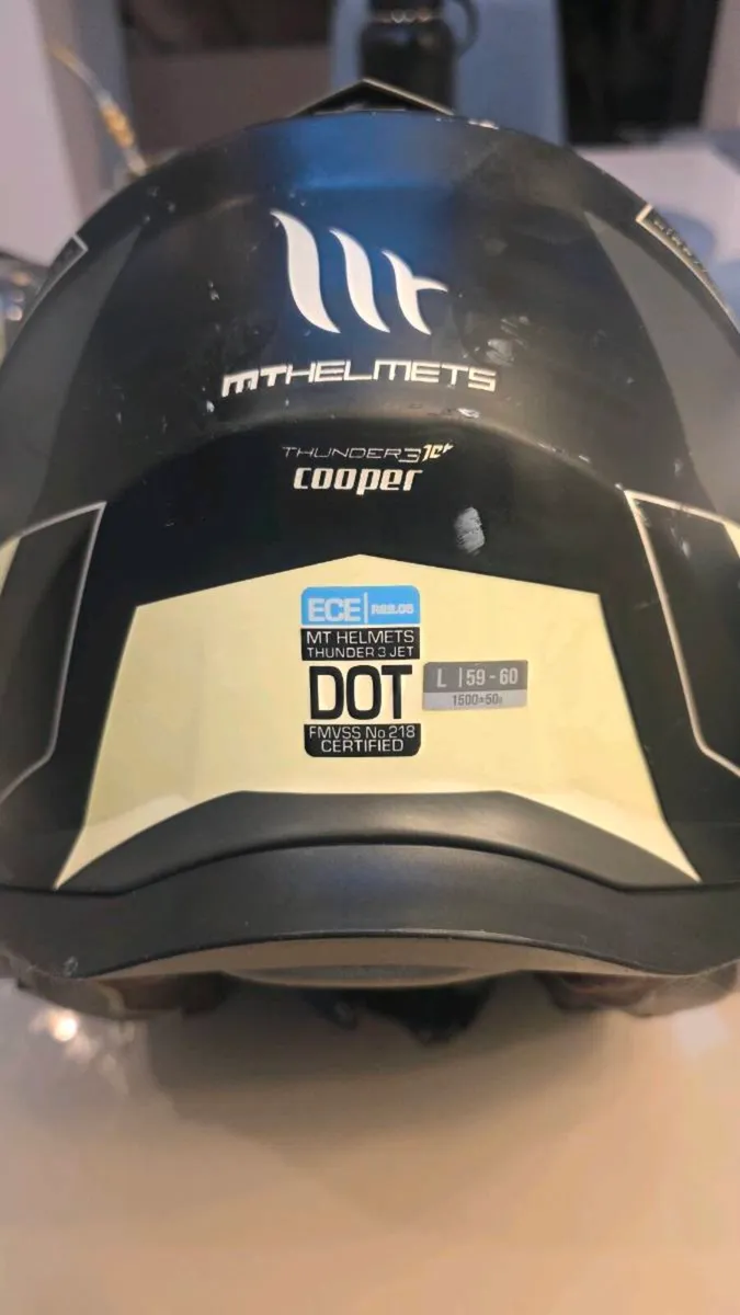 3 Helmets Very good condition - Image 4