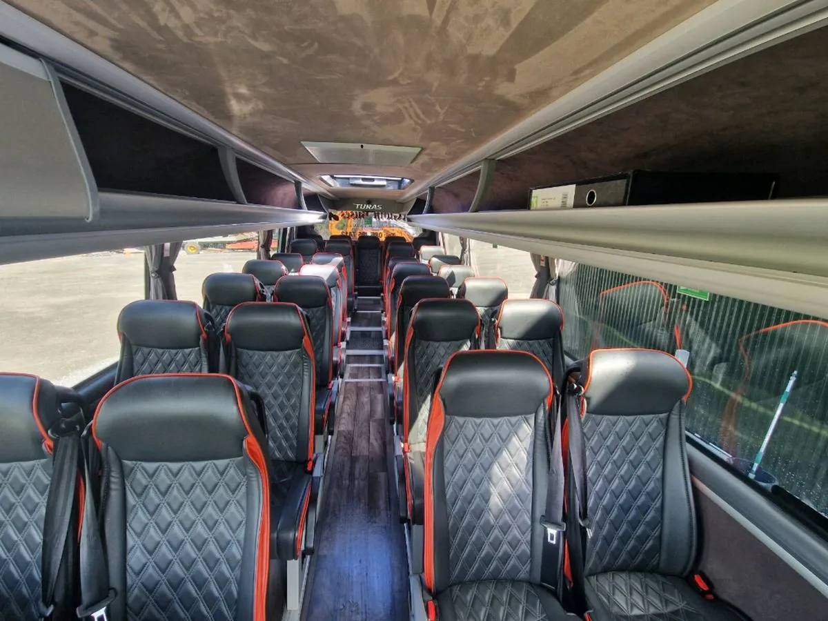 221 Iveco Turas 700s - Image 4