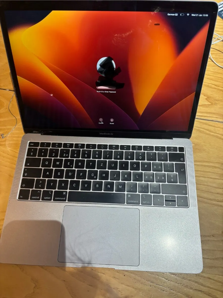 Macbook Air Retina 13 Inch, 2019 - Image 3