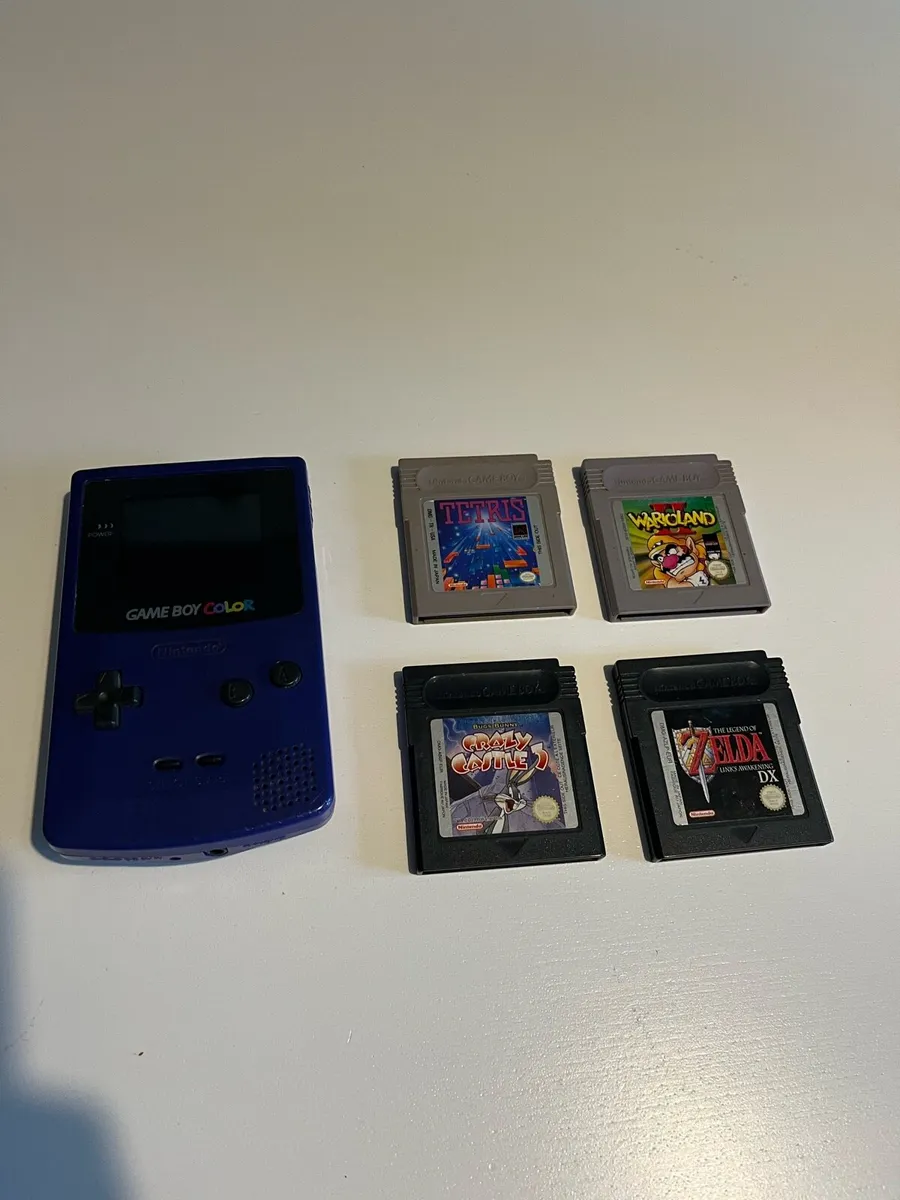 Game boy Color with 4 games - Image 1