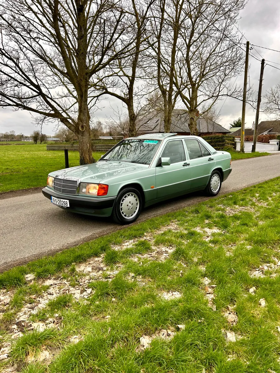 Mercedes-Benz 190E 2.0 (Very high spec) - Image 2