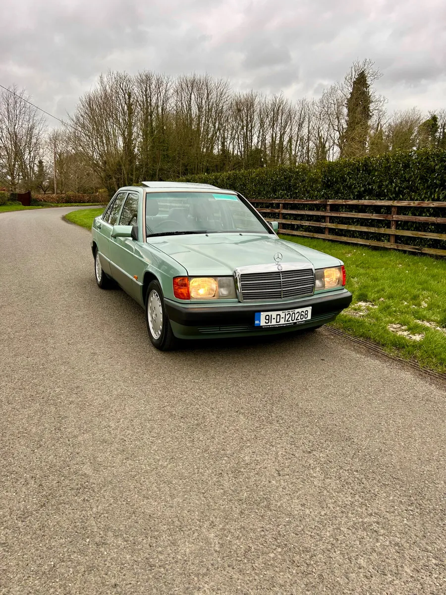 Mercedes-Benz 190E 2.0 (Very high spec) - Image 3