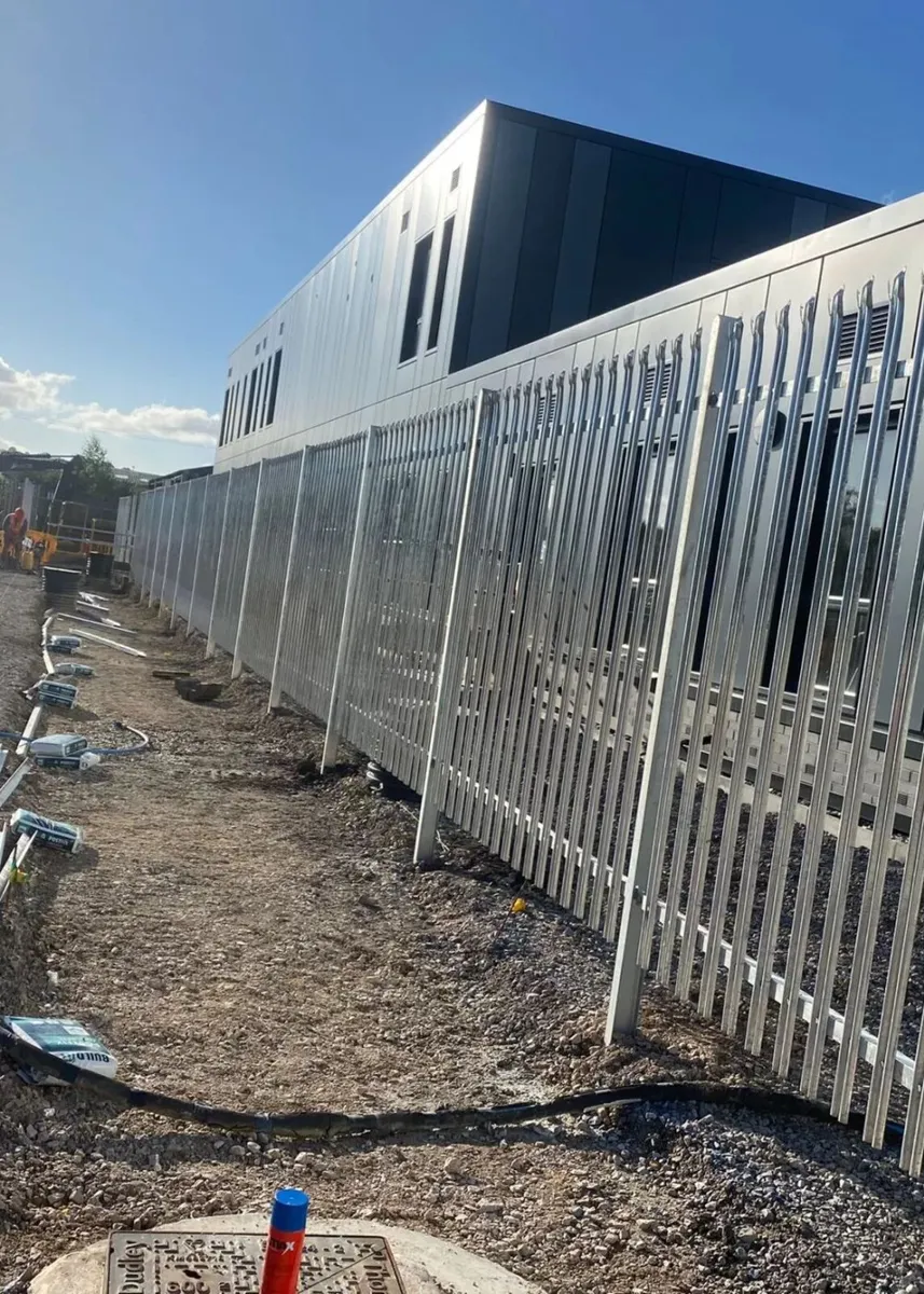 PALISADE FENCING - NEW - Image 1