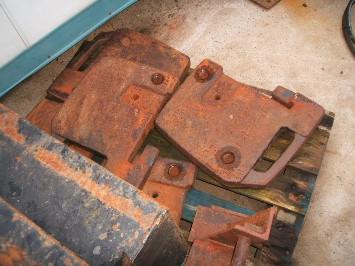 Front linkage and weights - Image 2