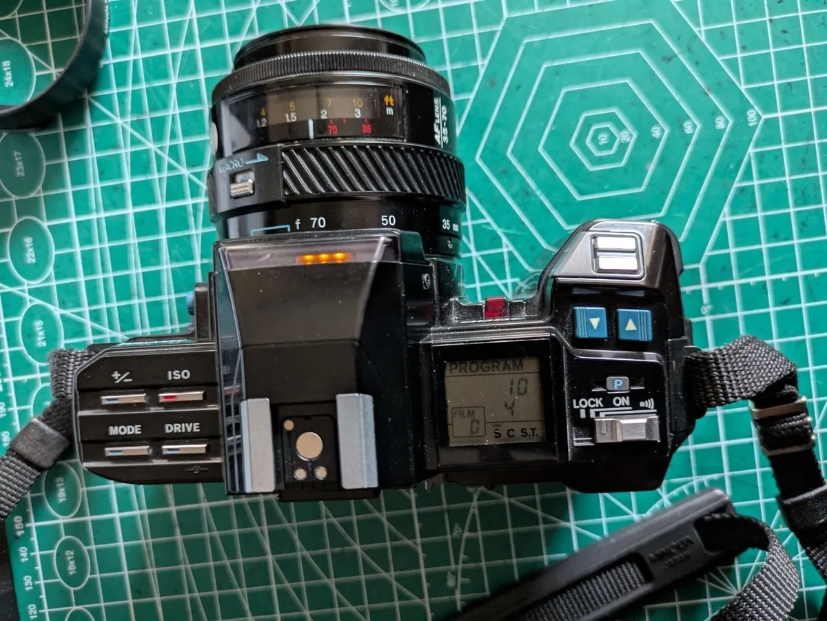 🎞️ Minolta Maxxum 7000 Autofocus film SLR - Image 3