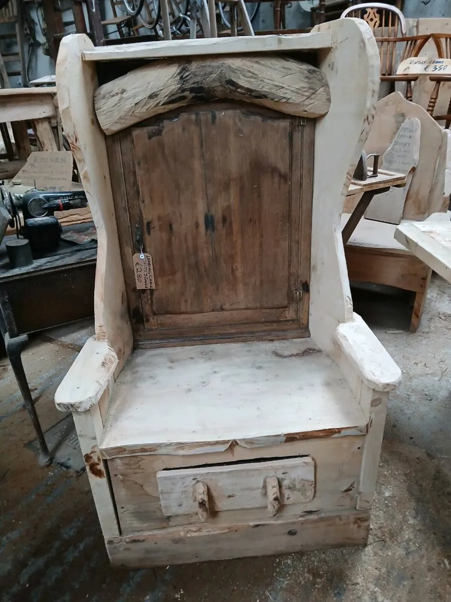 Cupboards,cabinets and blanket boxes - Image 1