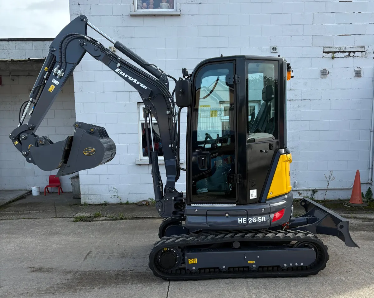 🚜 Eurotrac HE26-SR Mini Excavator - Image 4