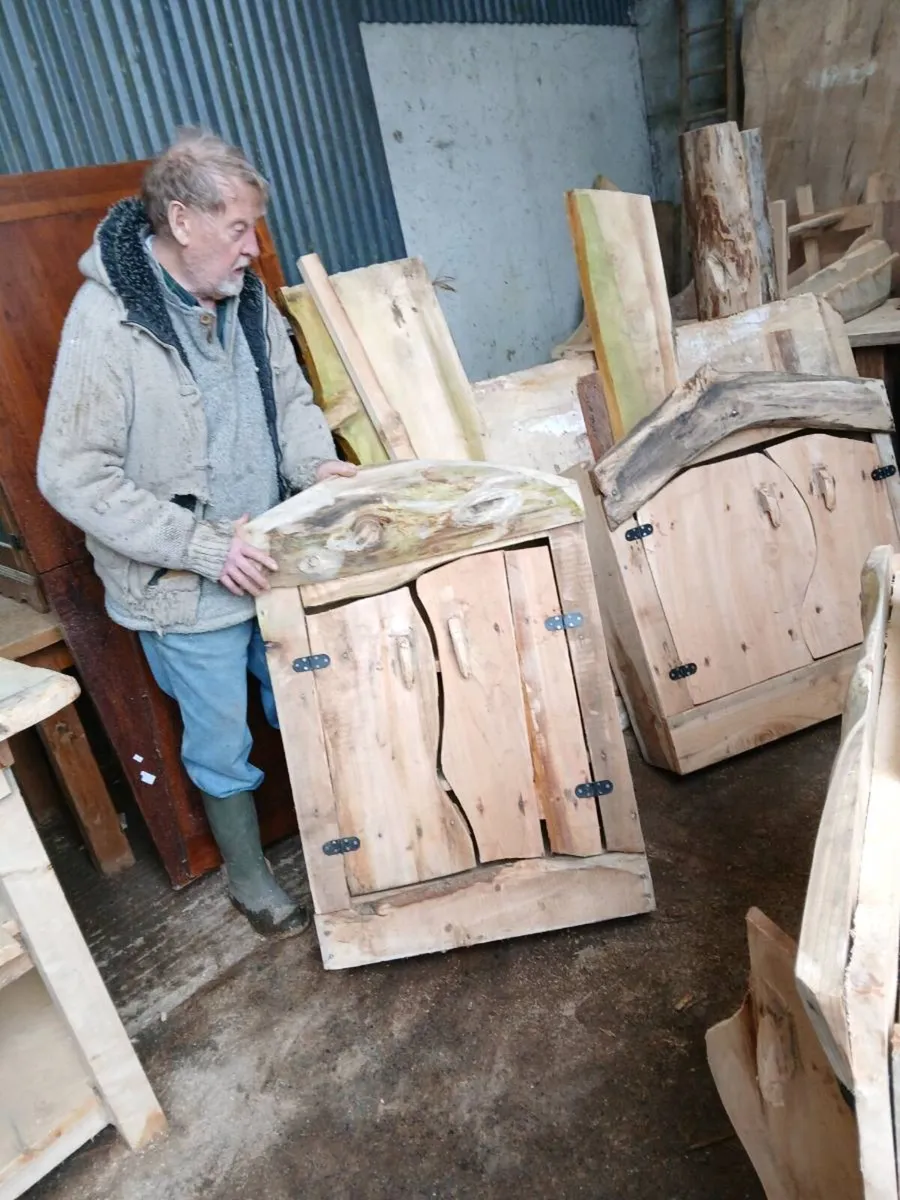 Cupboards,cabinets and blanket boxes - Image 4