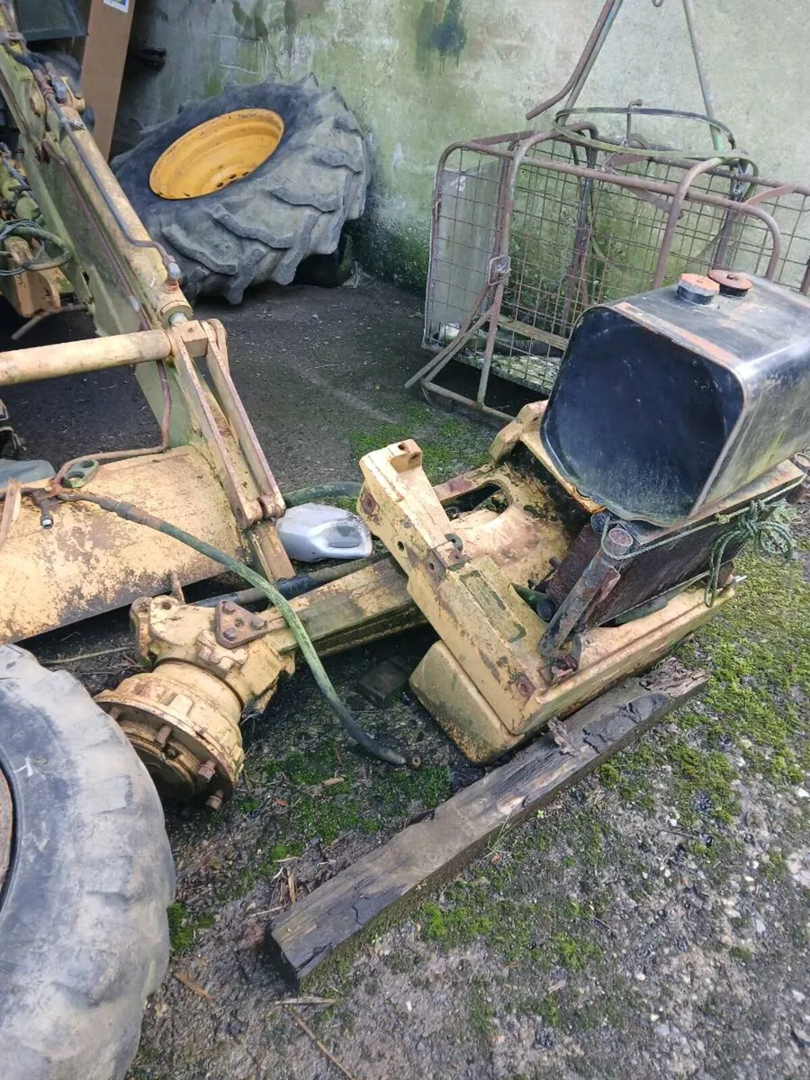 Ford 655 and 550 diggers for breaking - Image 4