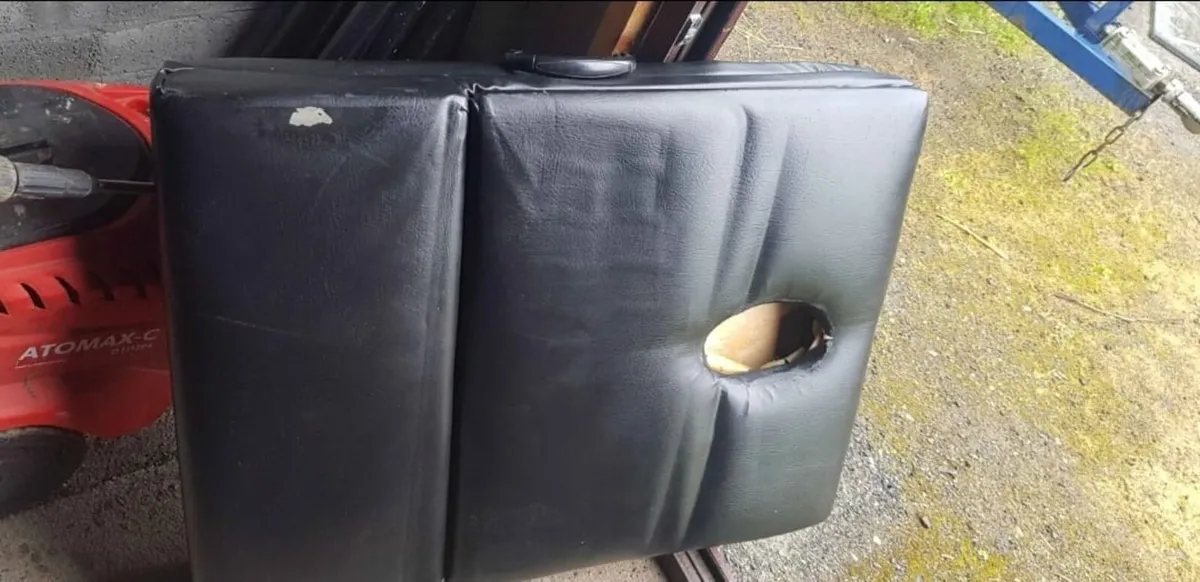 Portable massage table - Image 2