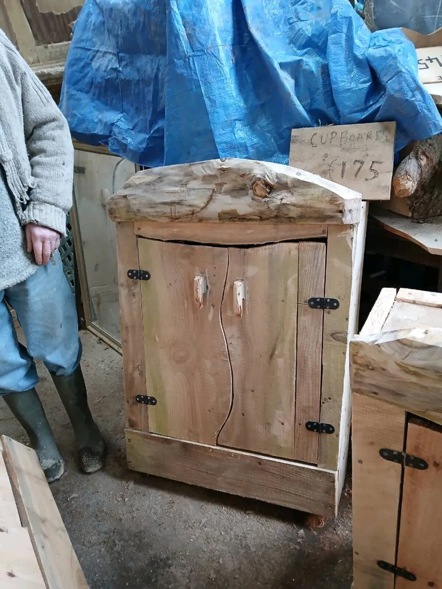 Cupboards,cabinets and blanket boxes - Image 3