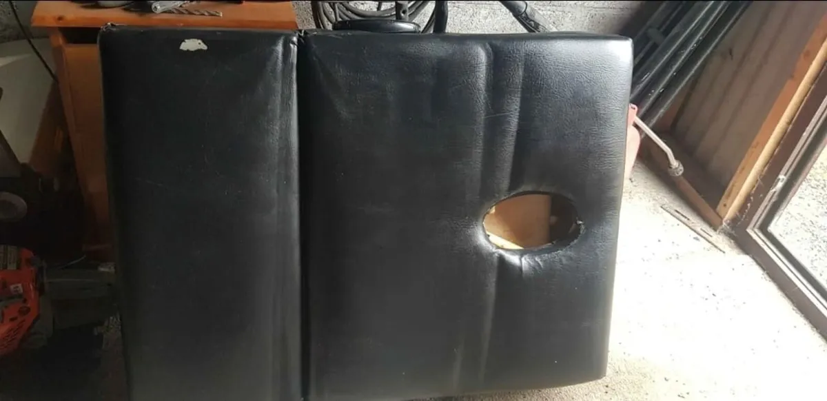 Portable massage table - Image 3