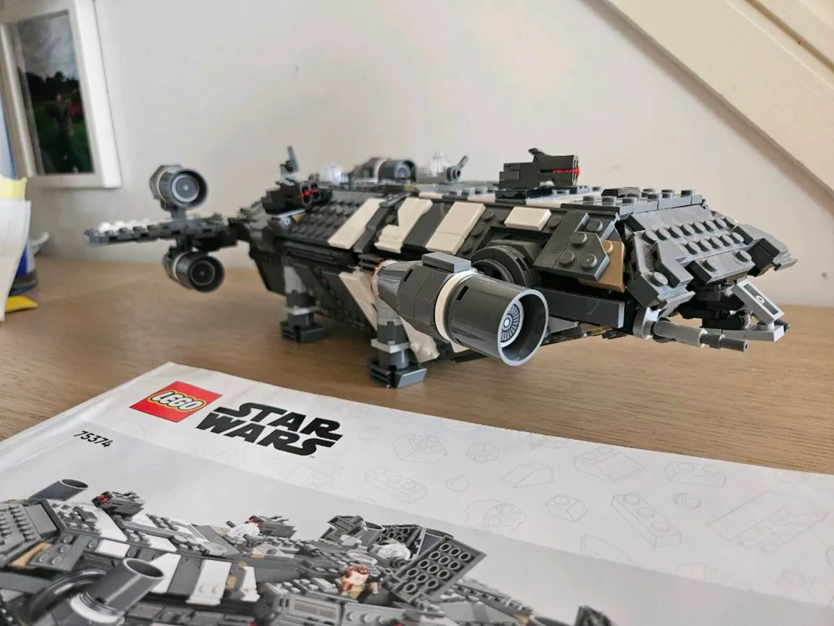 Lego star wars 75374 the onyx cinder - Image 4