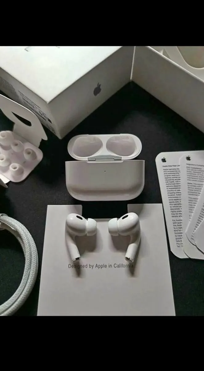 Apple AirPods Pro 3 - Image 1