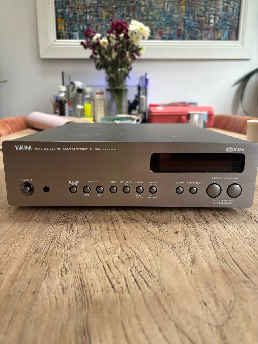 Yamaha stereo tuner TX-10 MK2 - Image 1