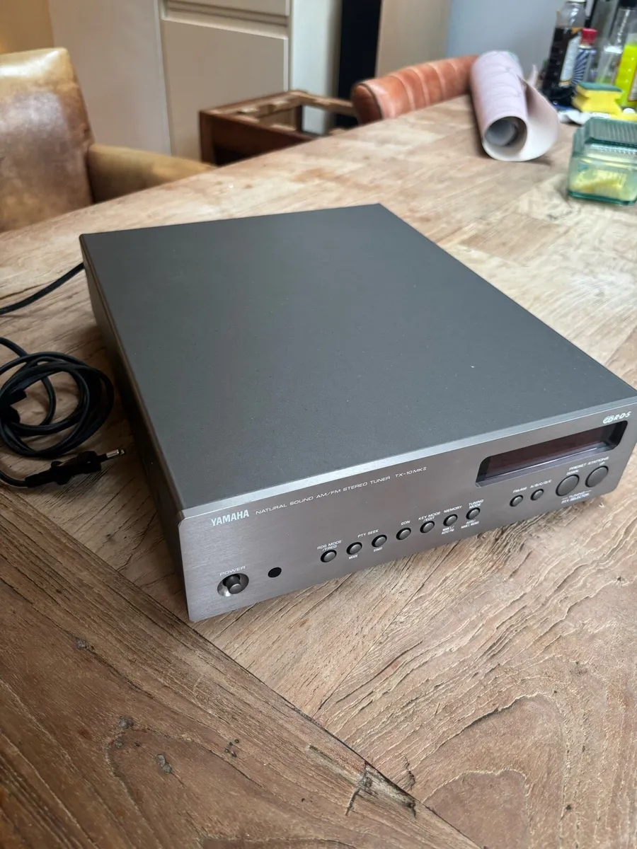 Yamaha stereo tuner TX-10 MK2 - Image 2