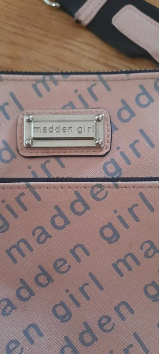 Ladies shoulder bags - Image 4