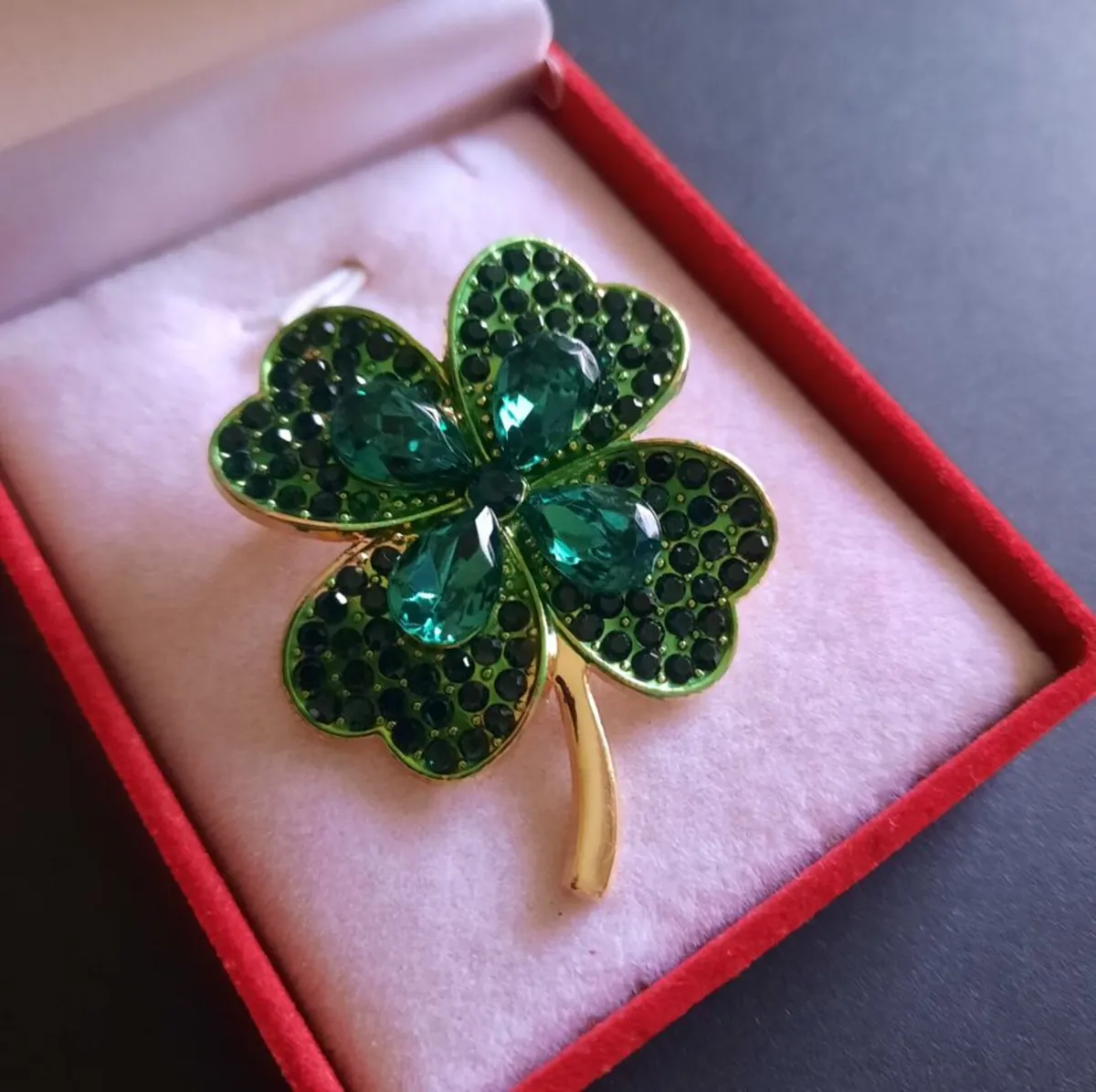 Lucky Clover Leaf Irish Brooch Green Shamrock - Image 1