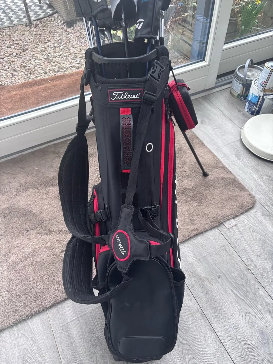 Titleist golf bag - Image 1