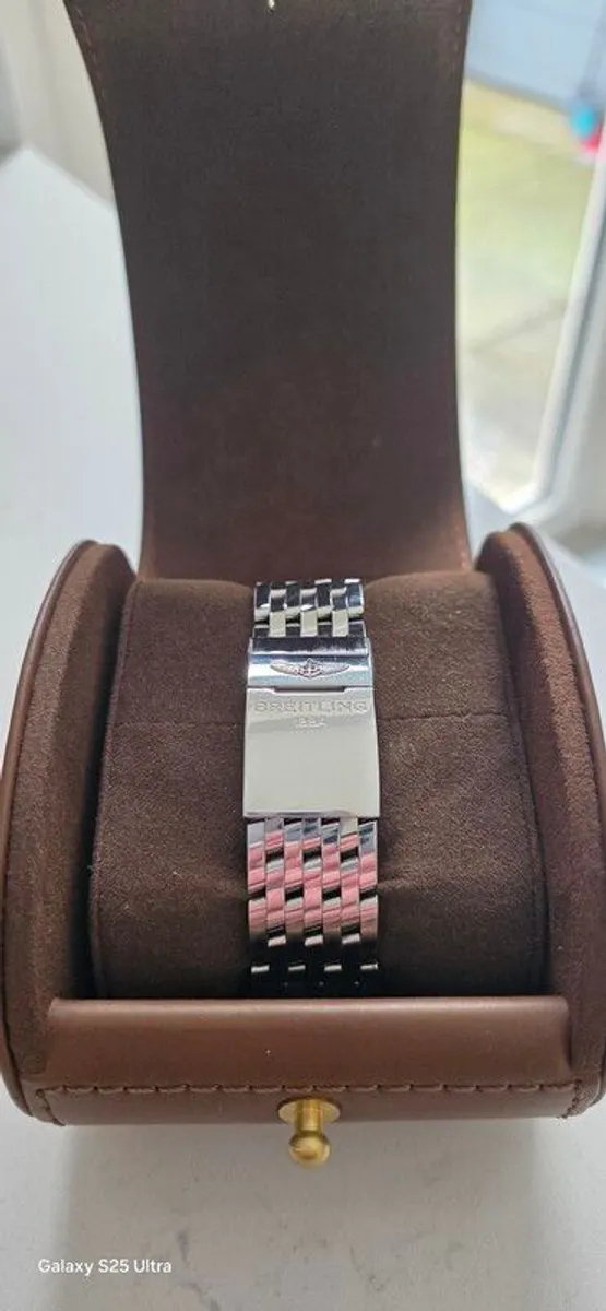 Breitling Navitimer Chronograph GMT 46 - Image 3