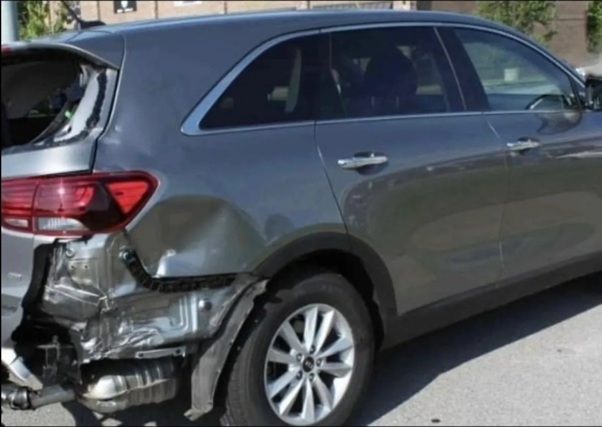 2.2 Engine and gearbox - Image 2