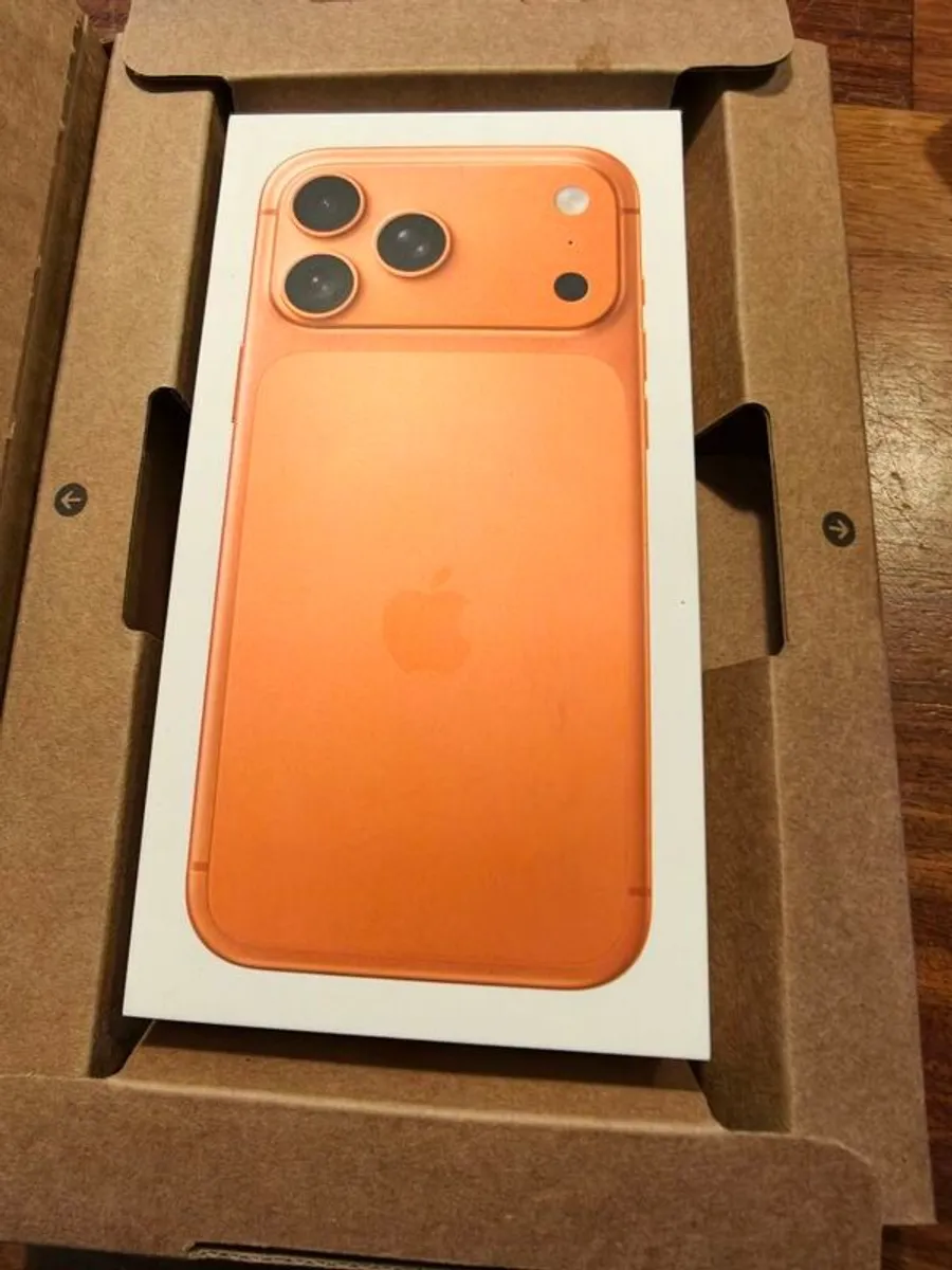 Apple iPhone 17 pro max. 512gb. Cosmic orange. Receipt included.. 2 weeks old. - Image 1