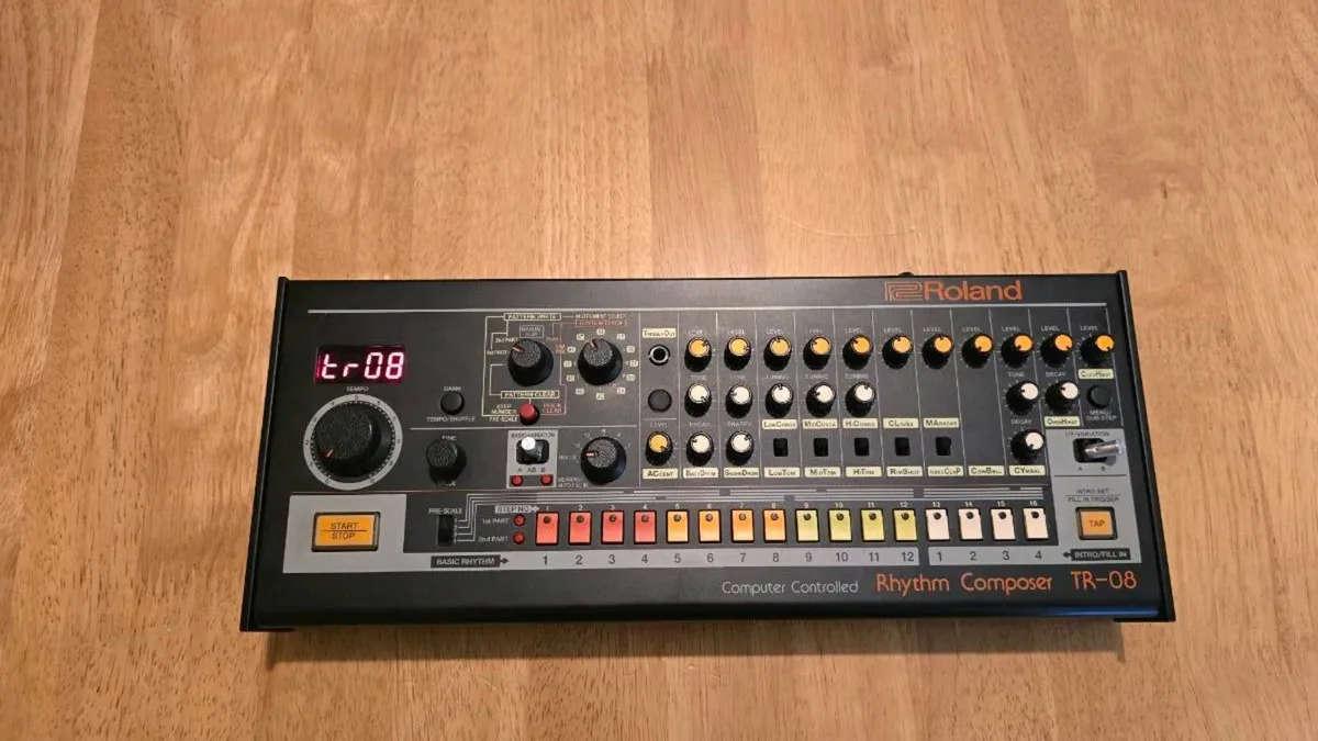 Roland Tr-08 - Image 1