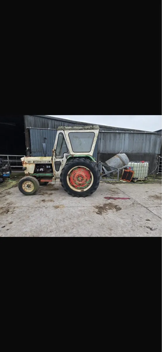 David brown and International with loader - Image 1
