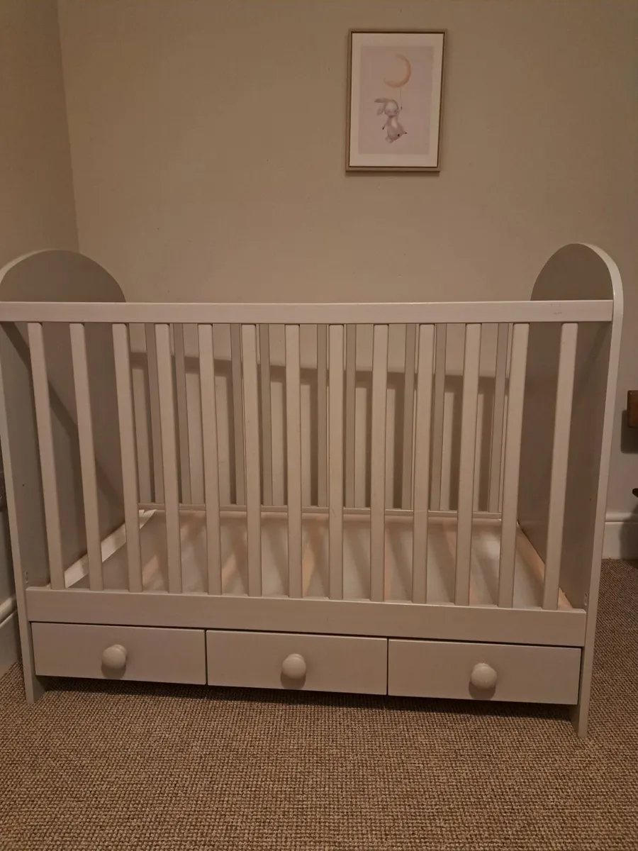 Baby cot/toddler bed - Image 1
