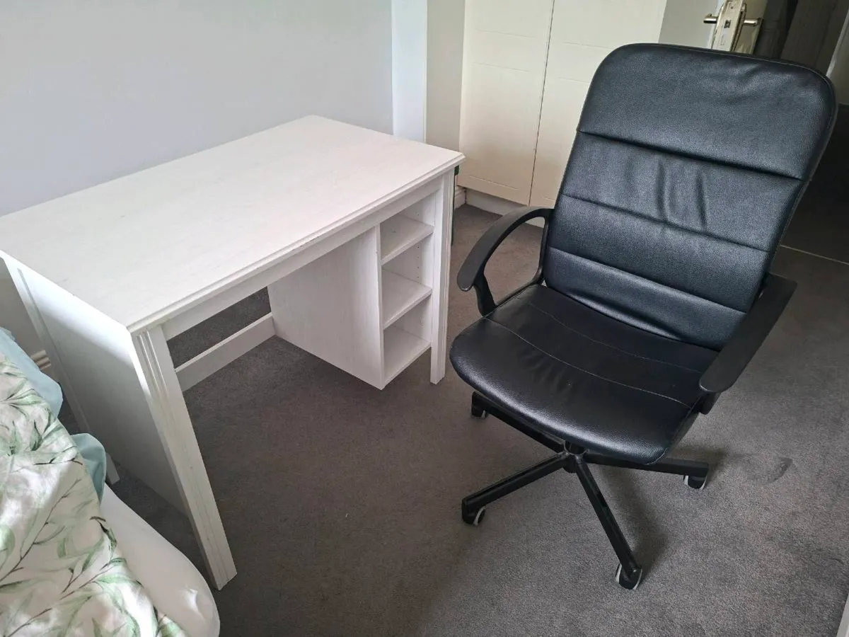 Desk and chair - Image 1