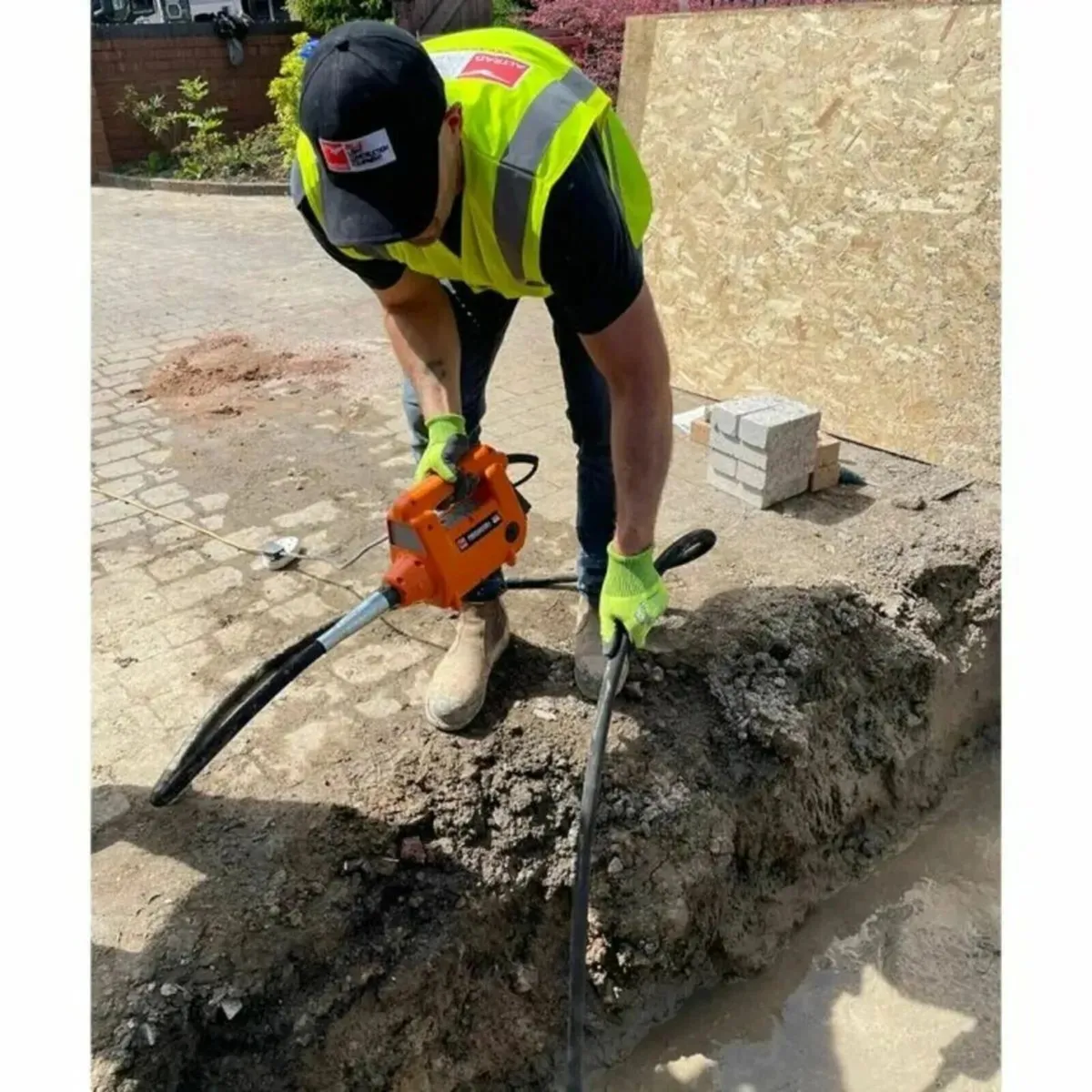 Megavib+ 110v Poker - Altrad Belle - Image 1