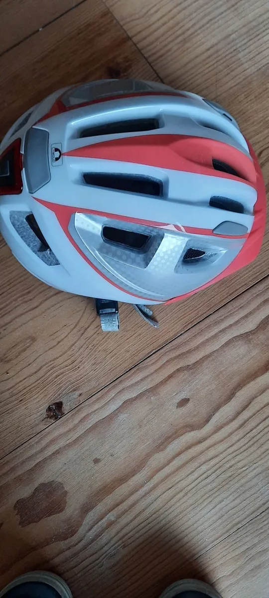 Kids Helmet- 49 to 54cm - Image 1