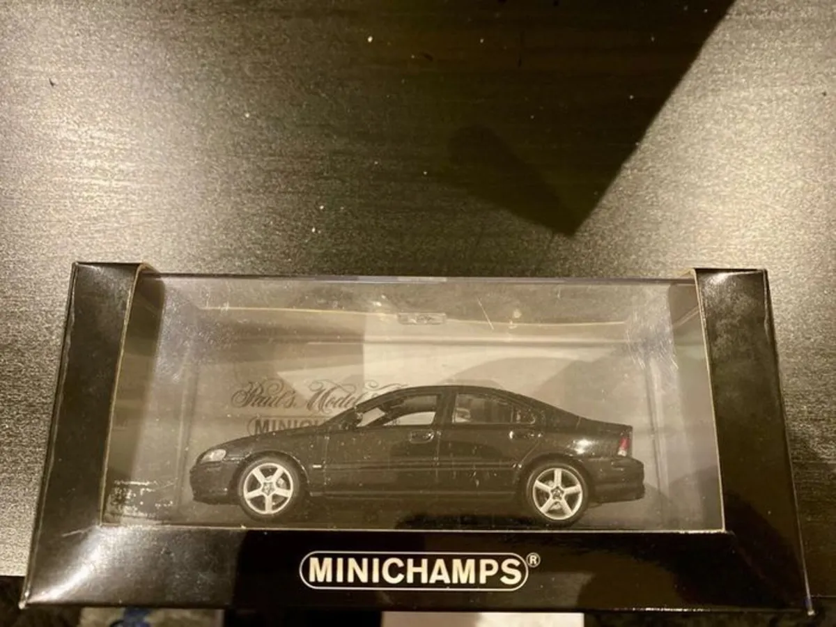 Volvo S60R 2003 Model car 1/43 - Image 1
