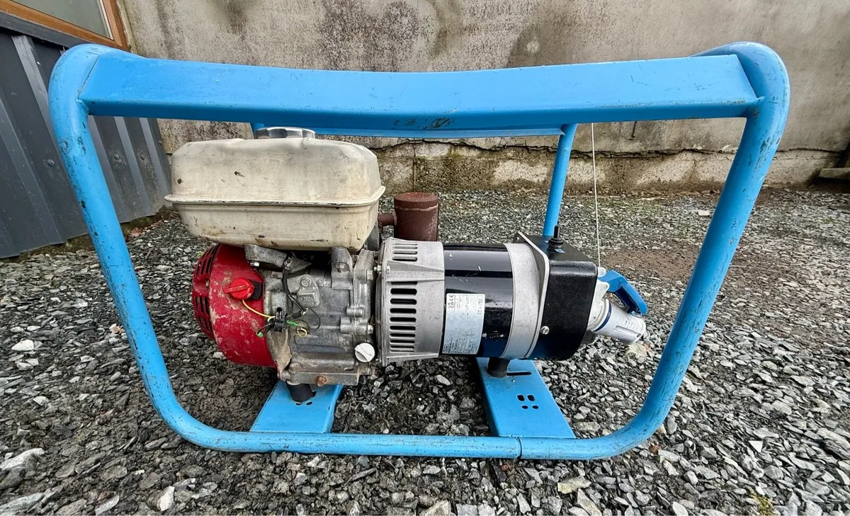 2025 Pramac E3250 Generator with 230/110v Outputs - Image 1