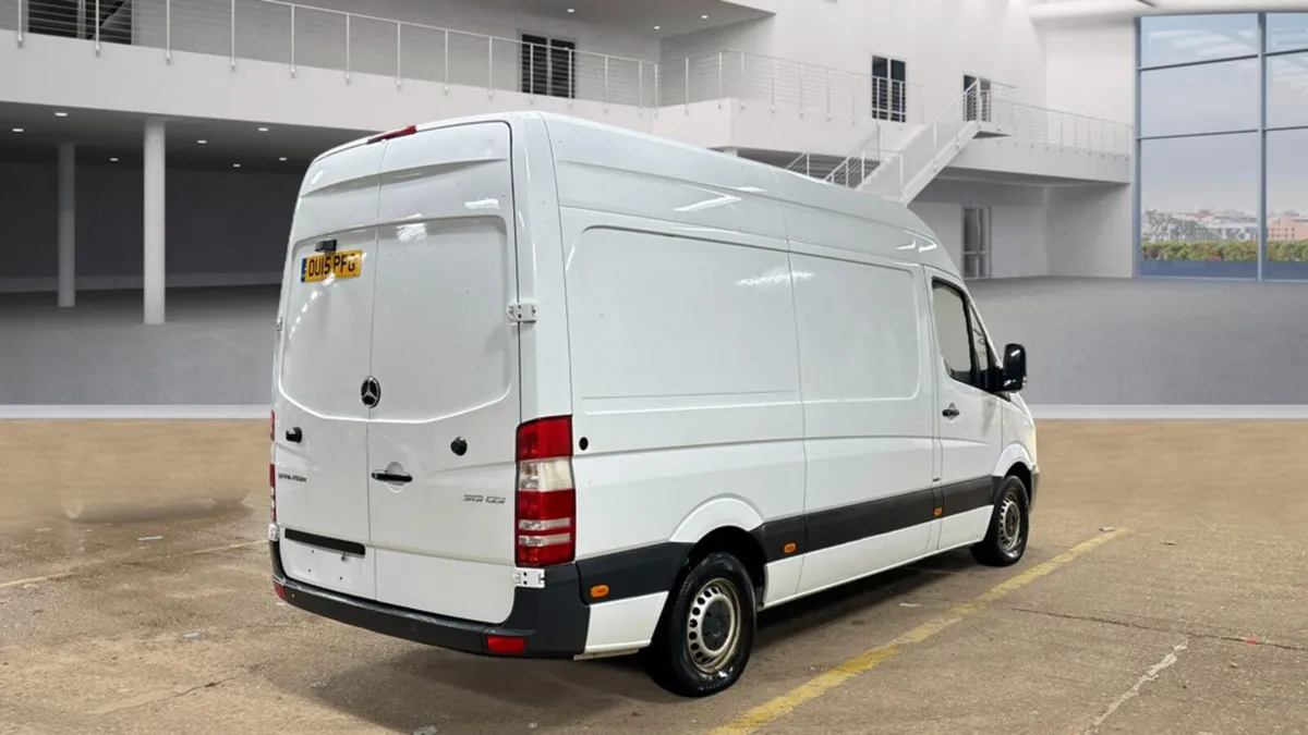 OUTSTANDING 2015 MERC SPRINTER 313 CDI MWB - Image 4