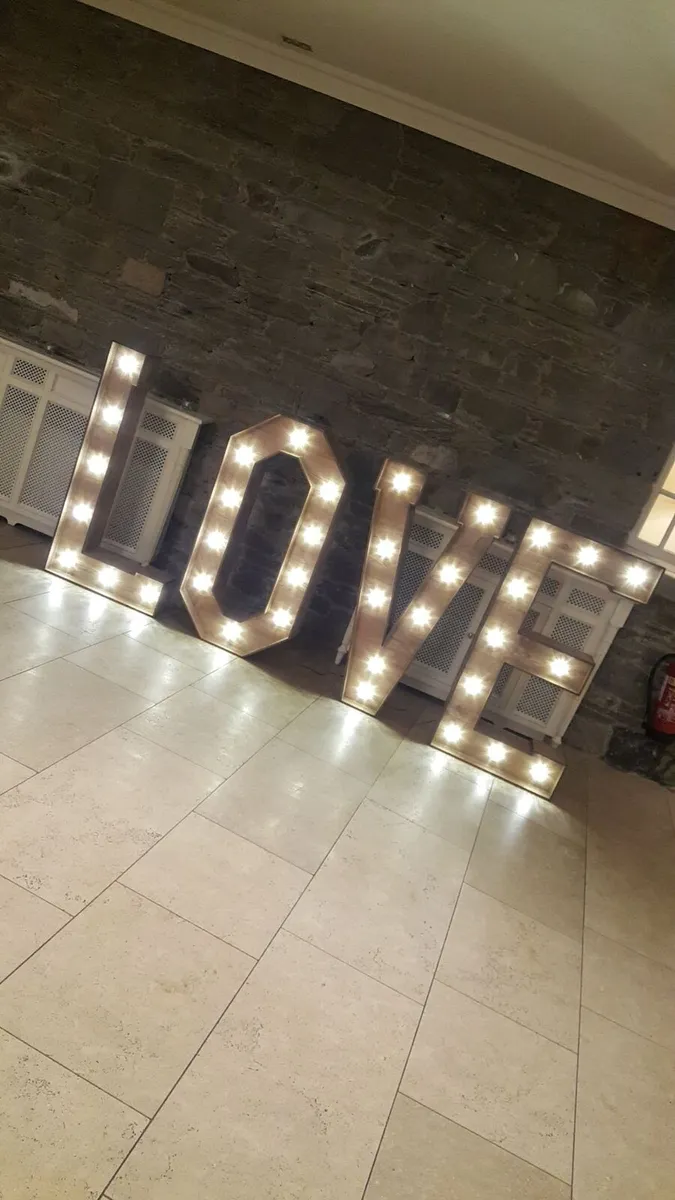 Wedding Décor - Image 4