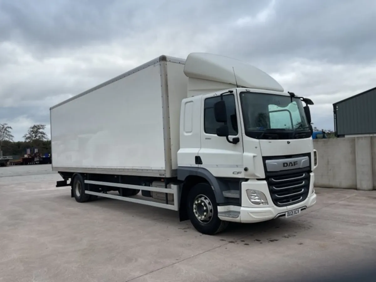 2021 DAF CF260 4x2 Boxvan - Image 1