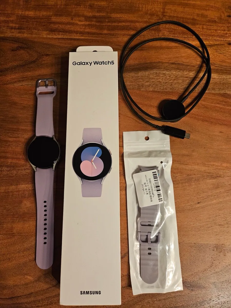 Samsung Galaxy Watch 5 - Image 1
